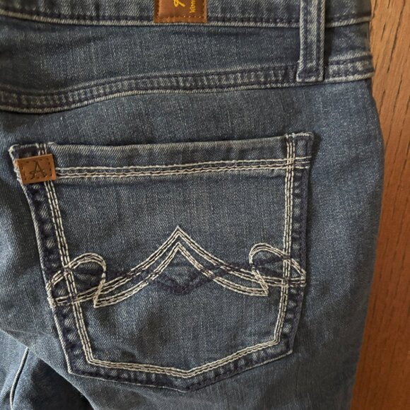 Discount Shipping NWT, Women's Aura Bootcut Jean by Wrangler.   Size 6 - Picture 3 of 3